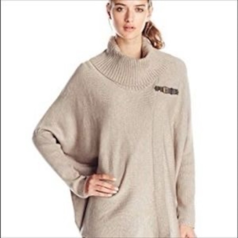 Calvin Klein Turtleneck Dolman Sleeve Sweater poncho in Beige Size S/M